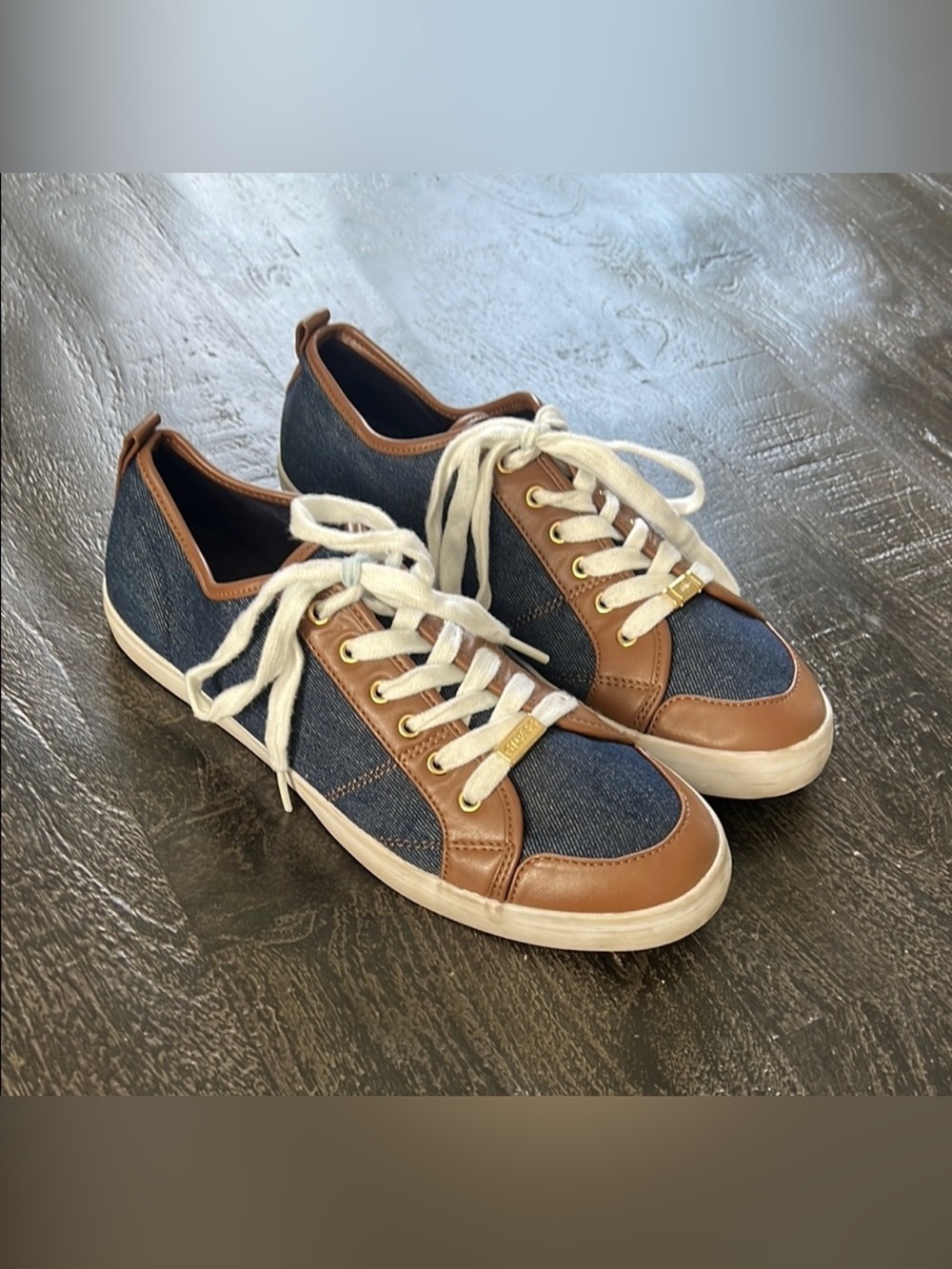 Guess Blue and Brown Casual Sneakers with Vintage Appeal